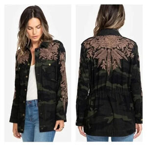 Johnny Was Workshop Miloqui Camo-Print Floral-Embroided Jacket. Sz: S